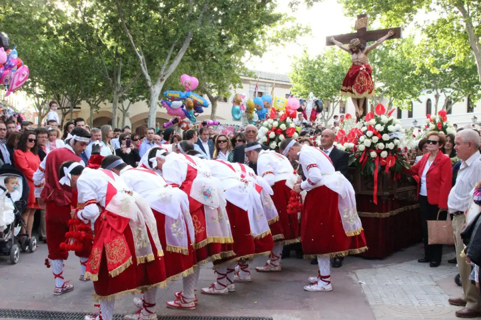 Danza y Folclore: Elementos Centrales de la Fiesta del Cristo de la Viga