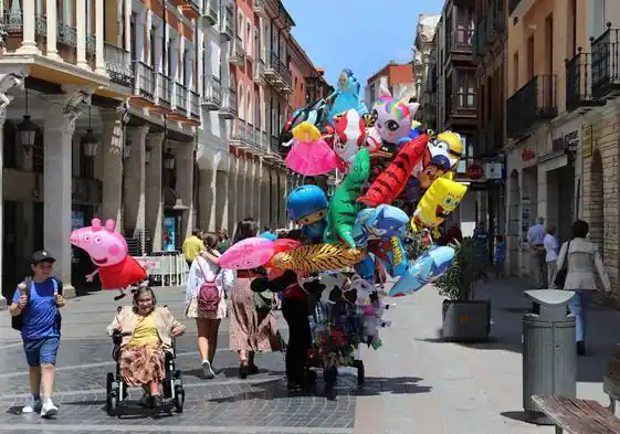 Desfiles y Tradiciones: Gigantes y Cabezudos en las Calles de Palencia