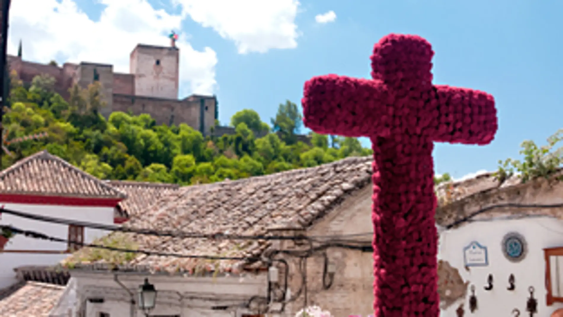 Cruces de Mayo en Granada 2024